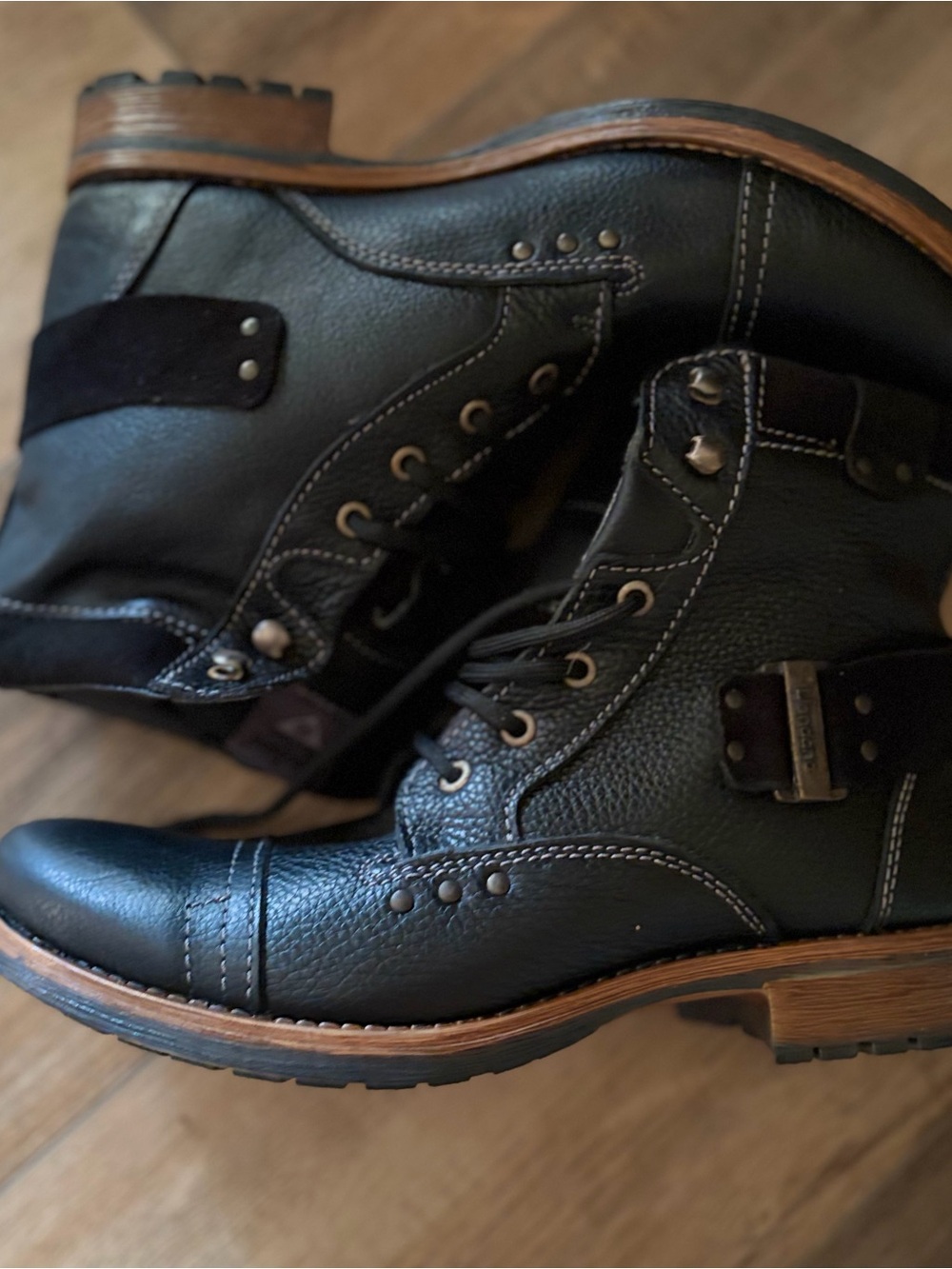 Men's Black Leather Lace-Up Combat Boots with Contrast Stacked Sole
